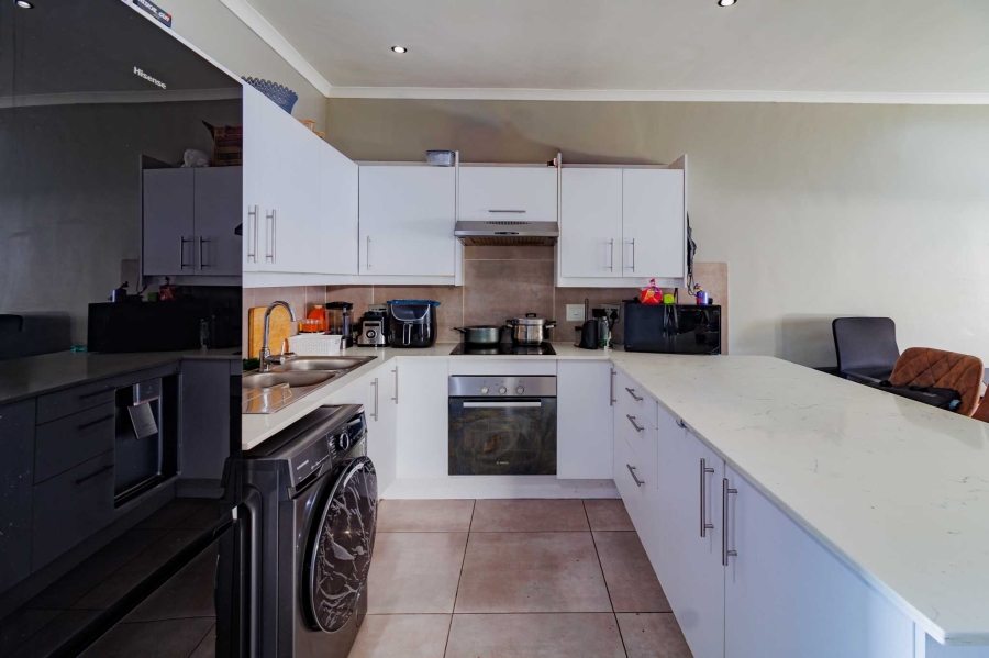 3 Bedroom Property for Sale in Parklands Western Cape